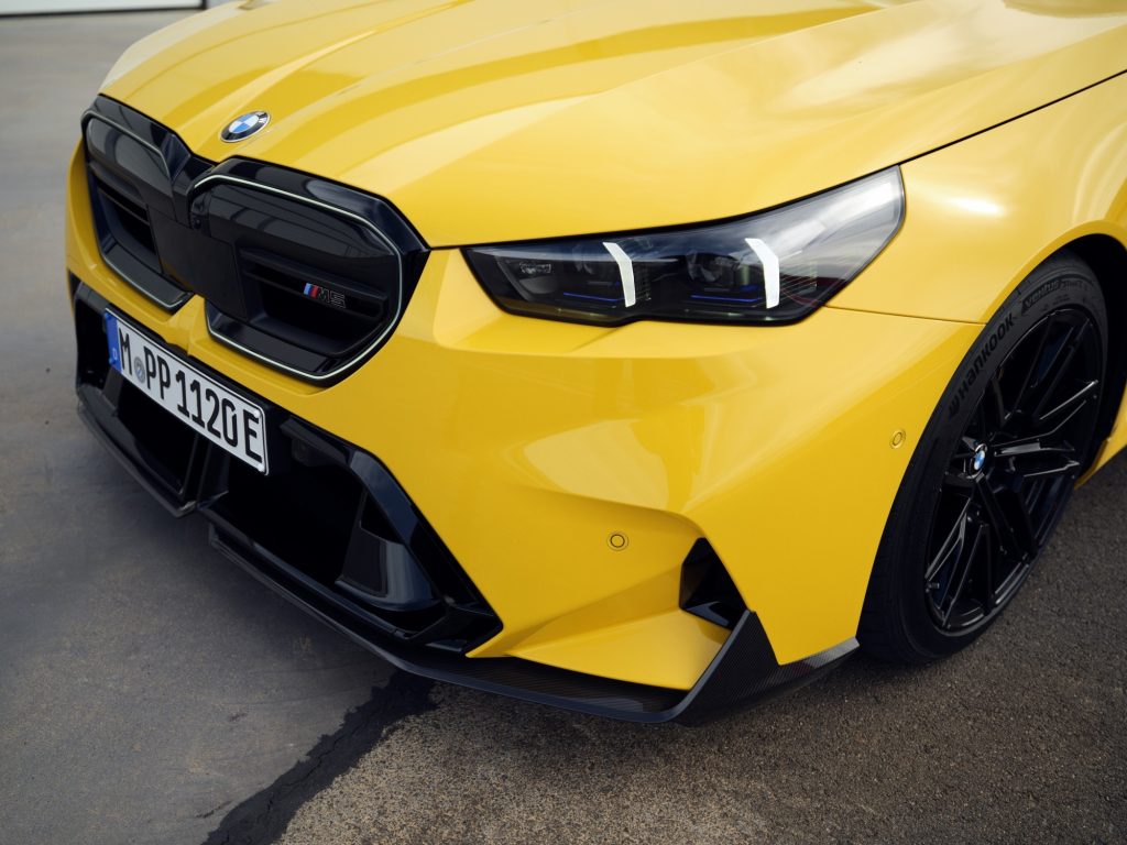Standout dynamics showcased in distinctive style: the BMW M Performance Parts for the all-new BMW M5.
